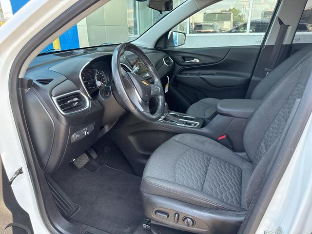 Photo of 2018 Summit White Chevrolet Equinox