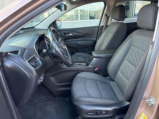 Photo of 2019 Sandy Ridge Metallic Chevrolet Equinox