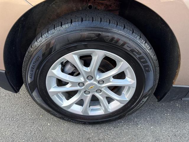 Photo of 2019 Sandy Ridge Metallic Chevrolet Equinox