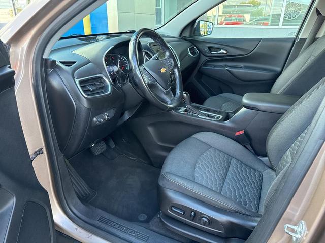 Photo of 2019 Sandy Ridge Metallic Chevrolet Equinox