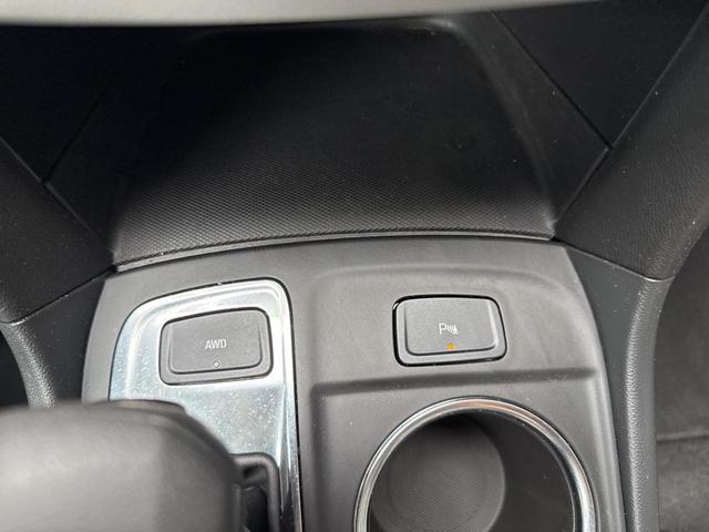 Photo of 2024 Summit White Chevrolet Equinox