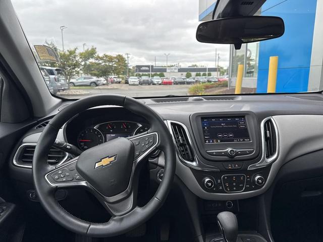 Photo of 2024 Summit White Chevrolet Equinox