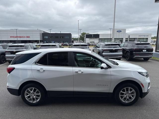 Photo of 2024 Summit White Chevrolet Equinox