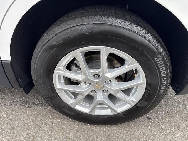 Photo of 2024 Summit White Chevrolet Equinox