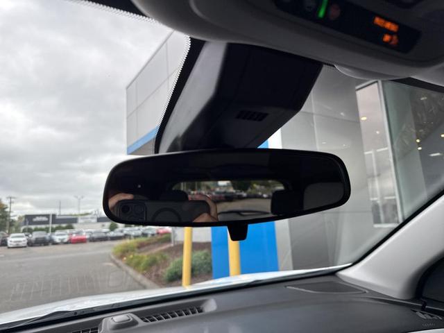 Photo of 2024 Summit White Chevrolet Equinox