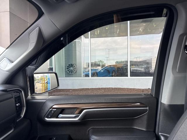 Photo of 2022 Black Chevrolet Silverado 1500