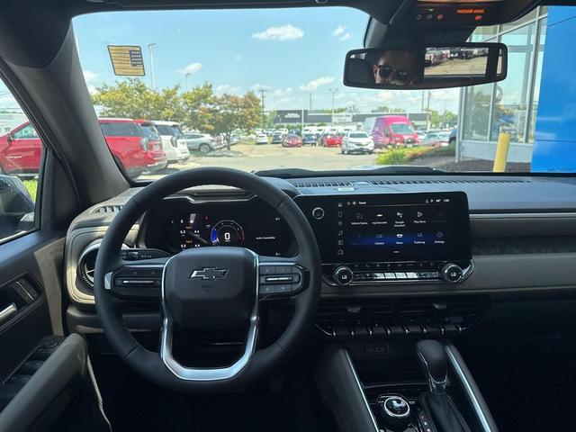 Photo of 2025 Reef Blue Metallic Chevrolet Colorado
