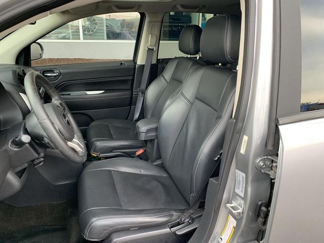Photo of 2016 Billet Silver Metallic Clearcoat Jeep Compass