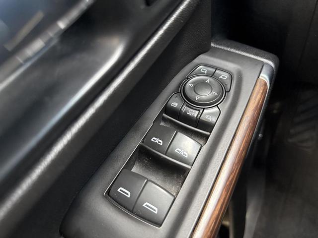 Photo of 2022 Black Chevrolet Silverado 3500