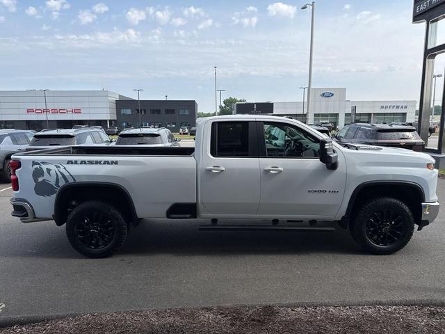 Photo of 2025 Summit White Chevrolet Silverado 2500