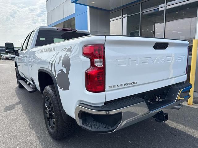 Photo of 2025 Summit White Chevrolet Silverado 2500