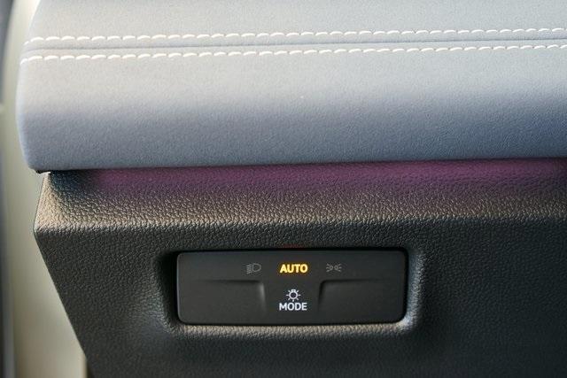 Photo of 2025 Opal White W/Black Roof Volkswagen Tiguan