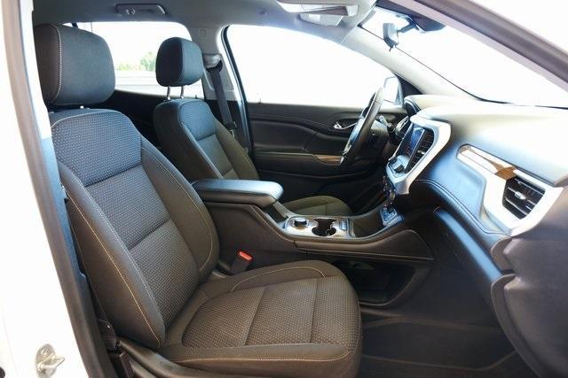 Photo of 2023 Summit White GMC Acadia