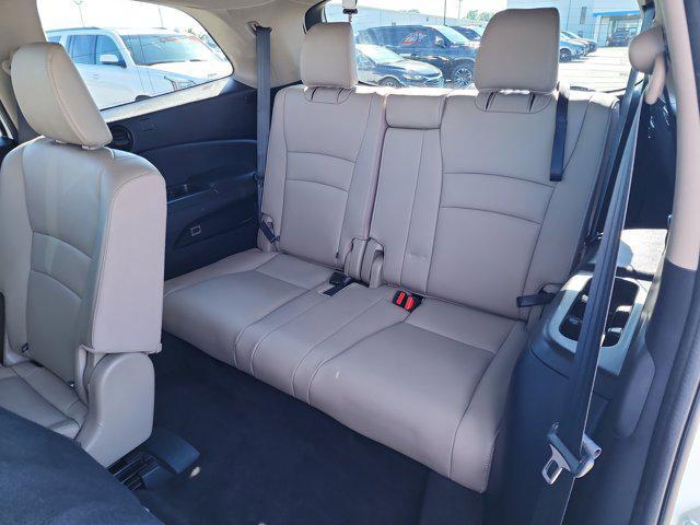 Photo of 2018 White Diamond Pearl Honda Pilot