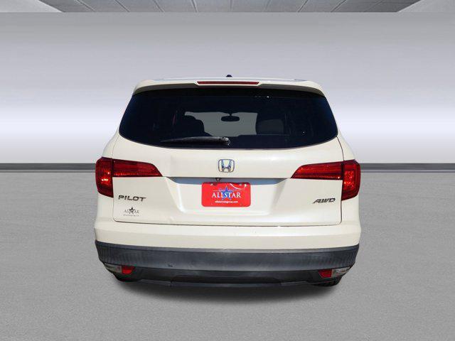 Photo of 2018 White Diamond Pearl Honda Pilot
