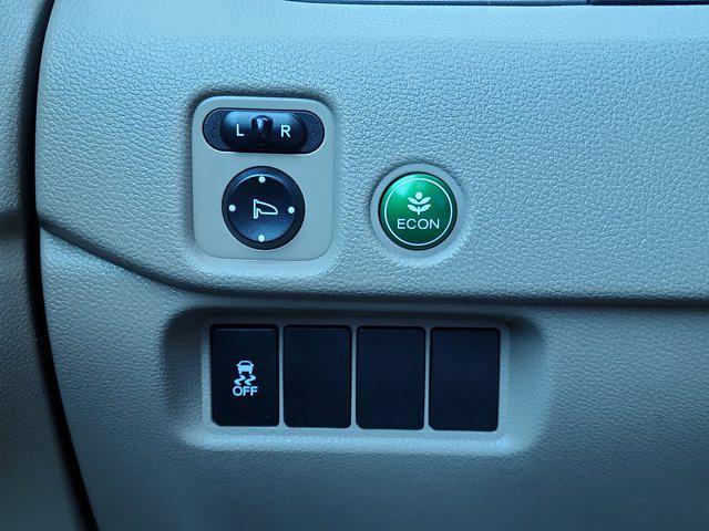 Photo of 2018 White Diamond Pearl Honda Pilot