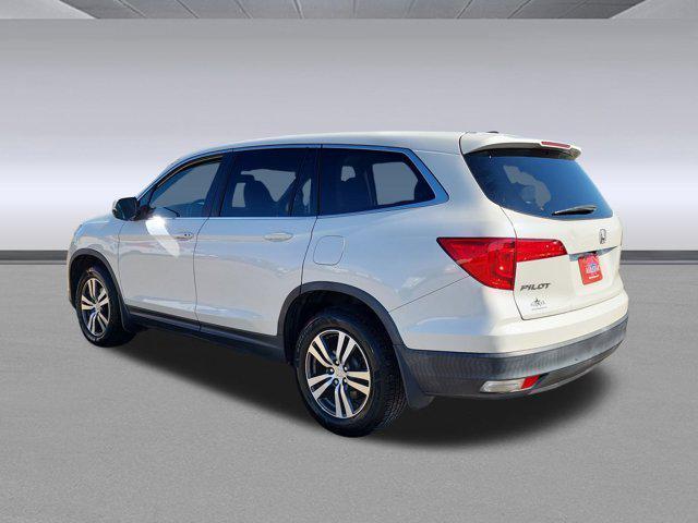 Photo of 2018 White Diamond Pearl Honda Pilot