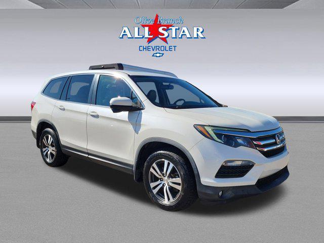 Photo of 2018 White Diamond Pearl Honda Pilot