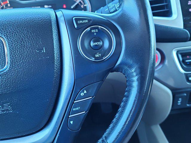 Photo of 2018 White Diamond Pearl Honda Pilot