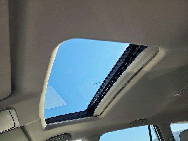 Photo of 2018 White Diamond Pearl Honda Pilot