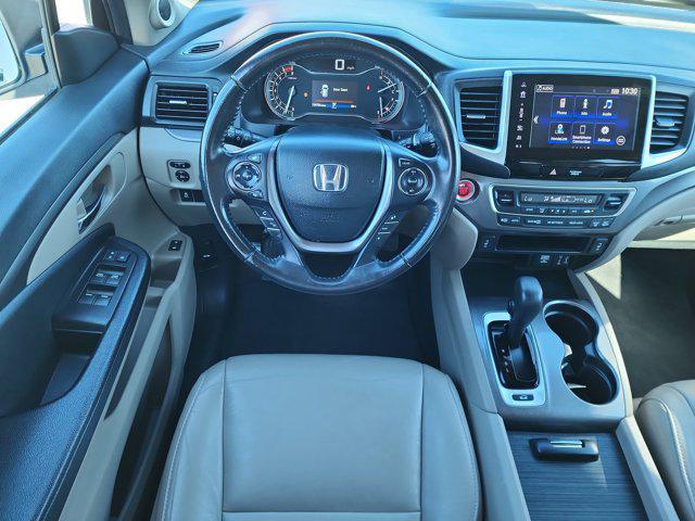 Photo of 2018 White Diamond Pearl Honda Pilot