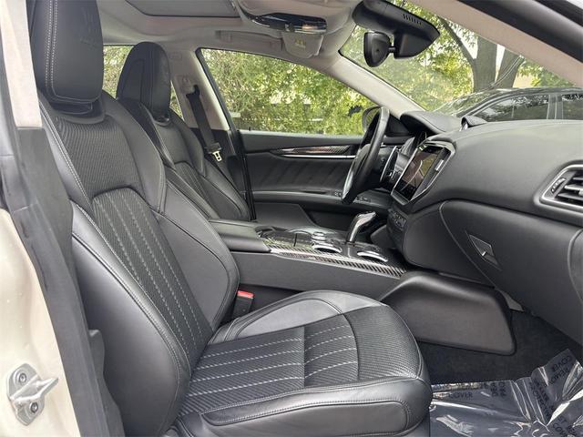 Photo of 2021 Bianco Maserati Ghibli