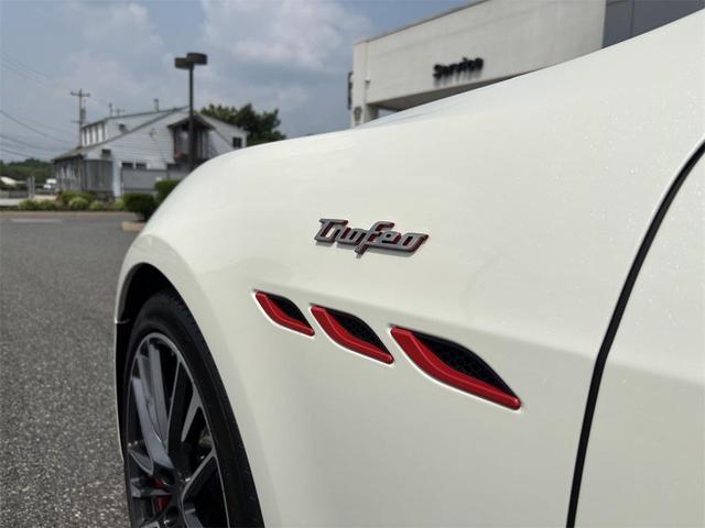 Photo of 2021 Bianco Maserati Ghibli