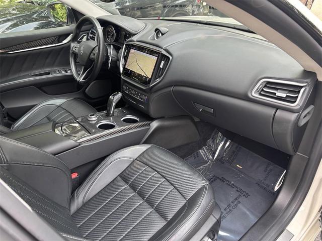 Photo of 2021 Bianco Maserati Ghibli