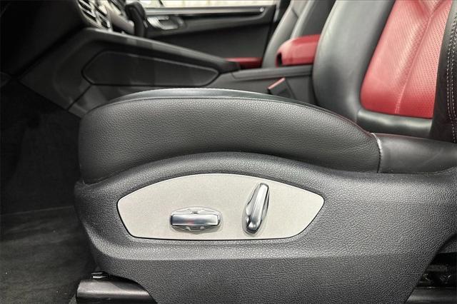 Photo of 2023 Black Porsche Macan