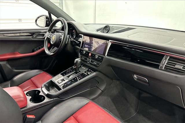 Photo of 2023 Black Porsche Macan