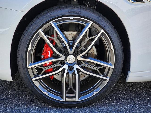 Photo of 2024 Bianco Maserati Quattroporte