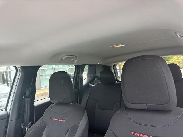 Photo of 2023 Alpine White Clearcoat Jeep Renegade