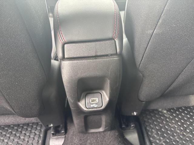 Photo of 2023 Alpine White Clearcoat Jeep Renegade