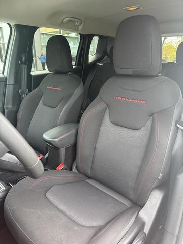 Photo of 2023 Alpine White Clearcoat Jeep Renegade
