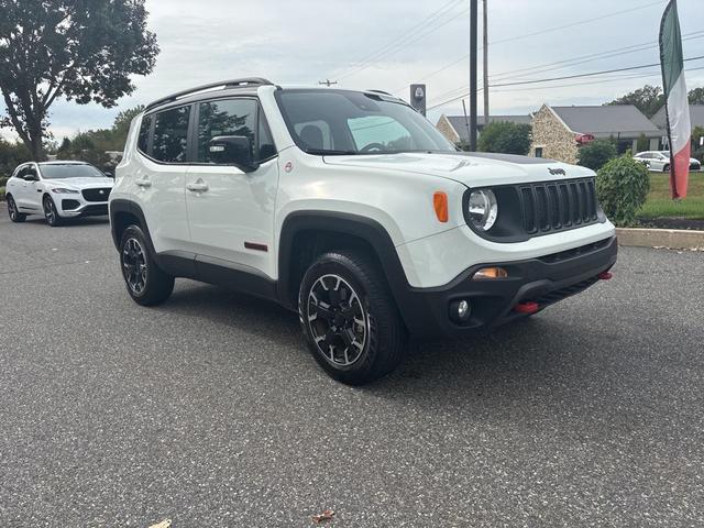 Photo of 2023 Alpine White Clearcoat Jeep Renegade