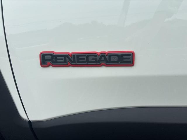Photo of 2023 Alpine White Clearcoat Jeep Renegade
