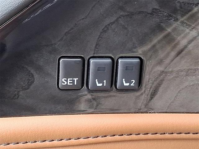 Photo of 2023 Champagne Quartz INFINITI QX80