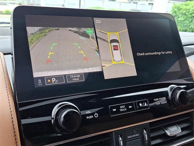 Photo of 2023 Champagne Quartz INFINITI QX80