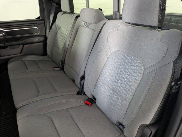 Photo of 2025 Diamond Black Crystal Pearlcoat RAM 1500