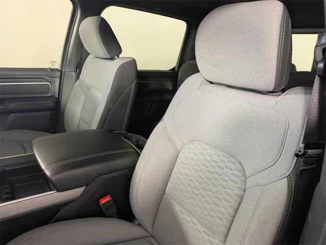 Photo of 2025 Diamond Black Crystal Pearlcoat RAM 1500