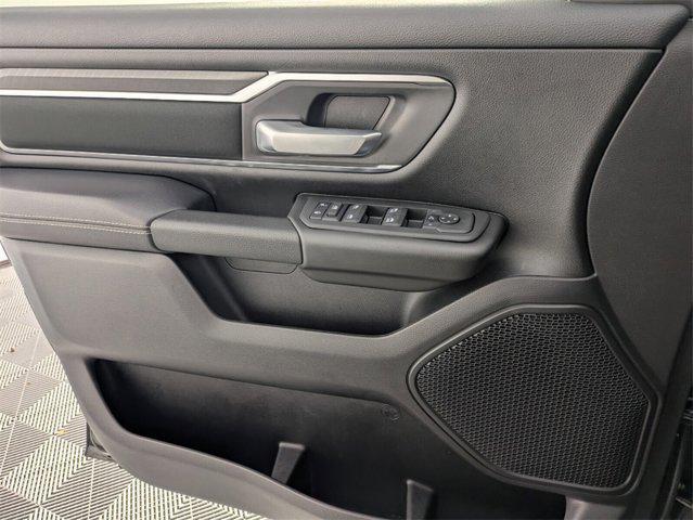 Photo of 2025 Diamond Black Crystal Pearlcoat RAM 1500