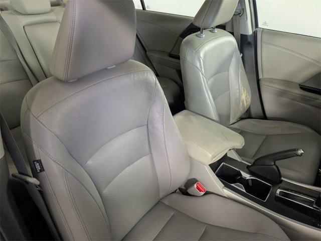 Photo of 2015 Still Night Pearl Honda Accord