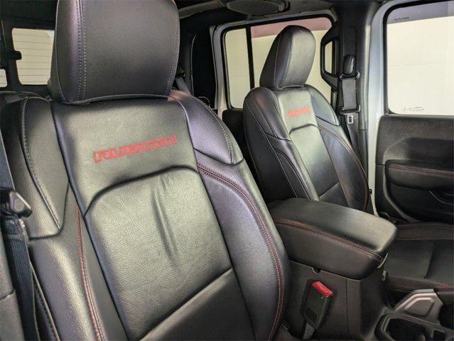 Photo of 2020 Bright White Clearcoat Jeep Gladiator