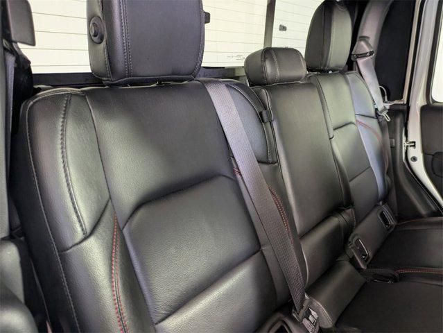 Photo of 2020 Bright White Clearcoat Jeep Gladiator