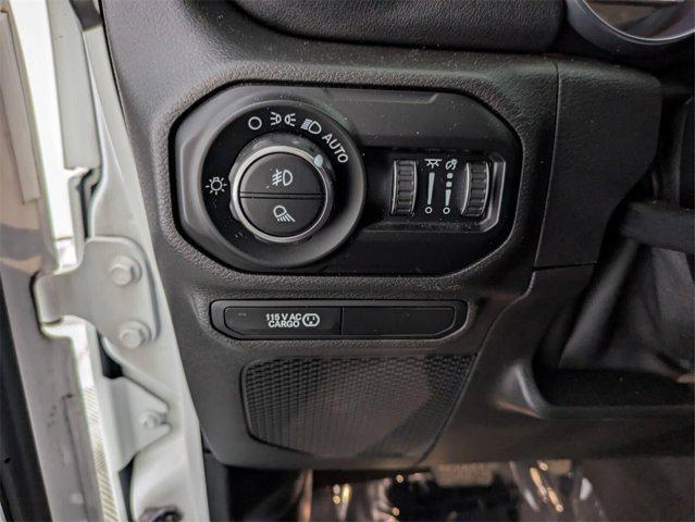 Photo of 2020 Bright White Clearcoat Jeep Gladiator