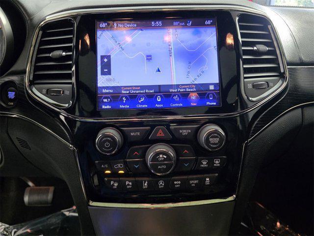 Photo of 2019 Bright White Clearcoat Jeep Grand Cherokee