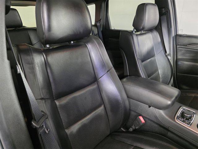 Photo of 2019 Bright White Clearcoat Jeep Grand Cherokee