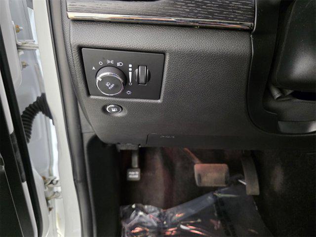 Photo of 2019 Bright White Clearcoat Jeep Grand Cherokee