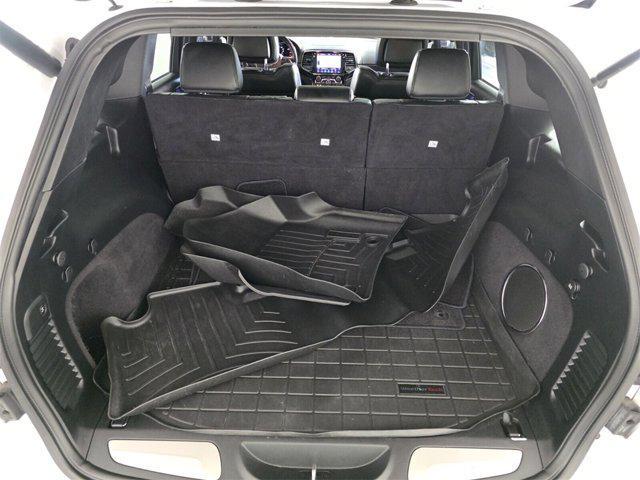 Photo of 2019 Bright White Clearcoat Jeep Grand Cherokee