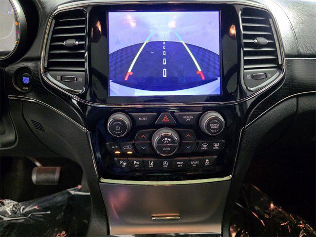 Photo of 2019 Bright White Clearcoat Jeep Grand Cherokee